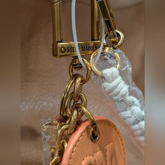 Steve Madden Bodie Tote - NWT - Tan 16x13 Inches - Picture 4 of 16